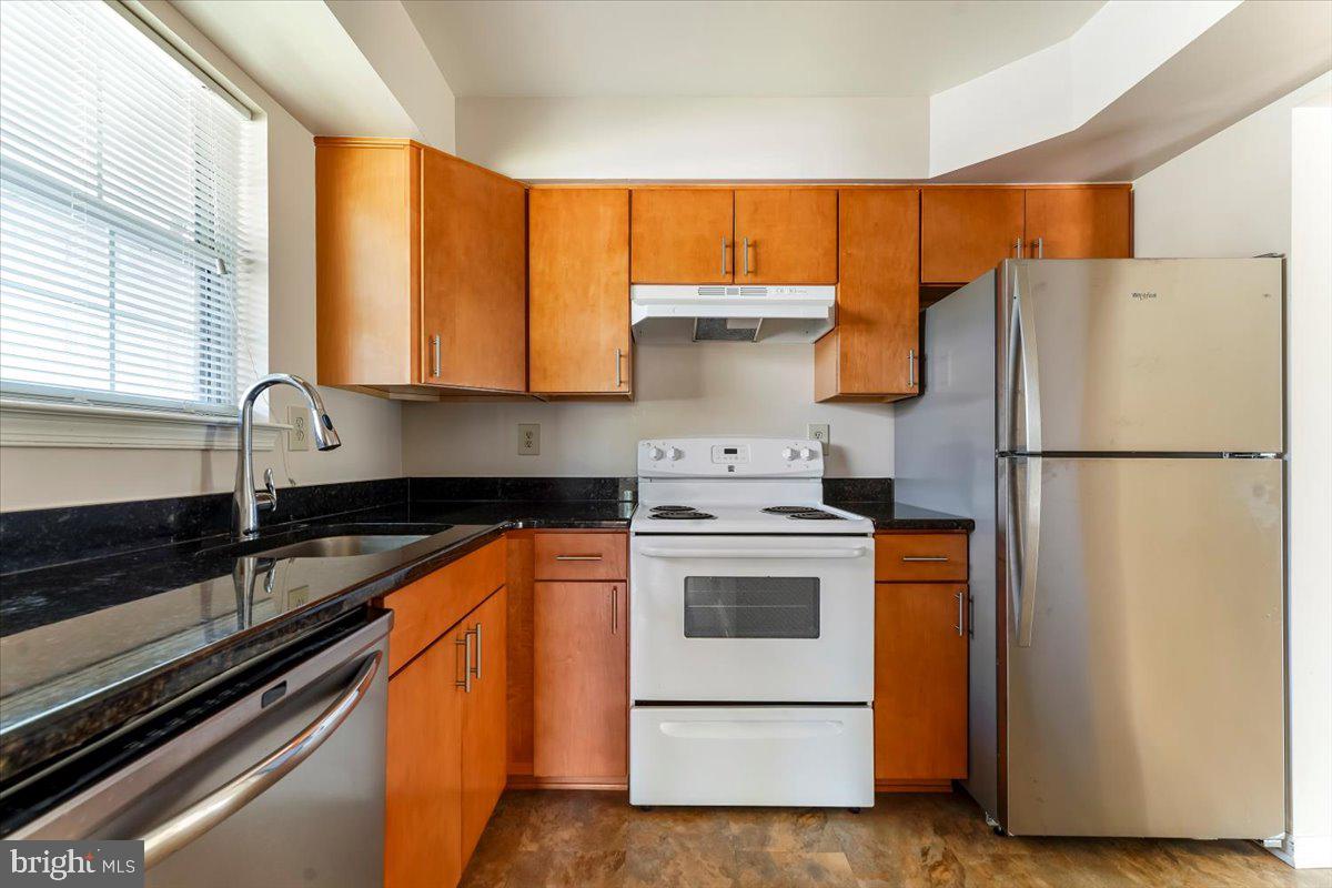 Photo 7 of 19 of 730 Bradford Ter townhome