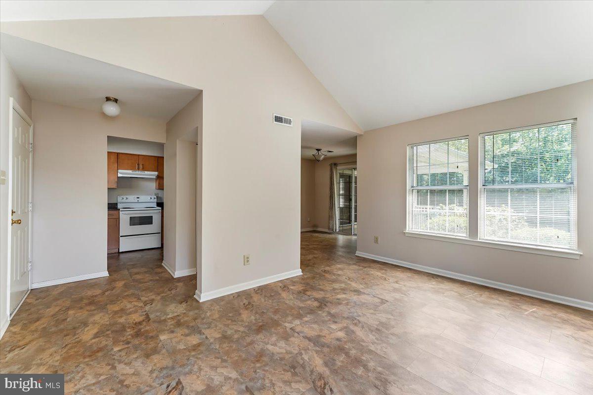 Photo 5 of 19 of 730 Bradford Ter townhome