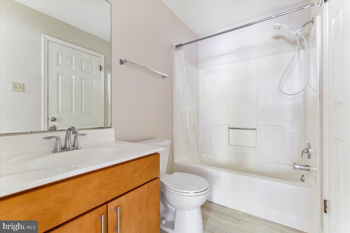 Photo 16 of 19 of 730 Bradford Ter townhome