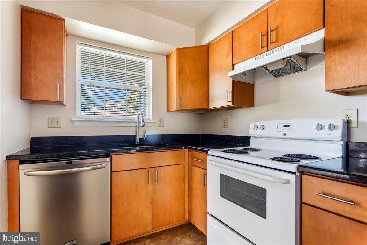 Photo 6 of 19 of 730 Bradford Ter townhome