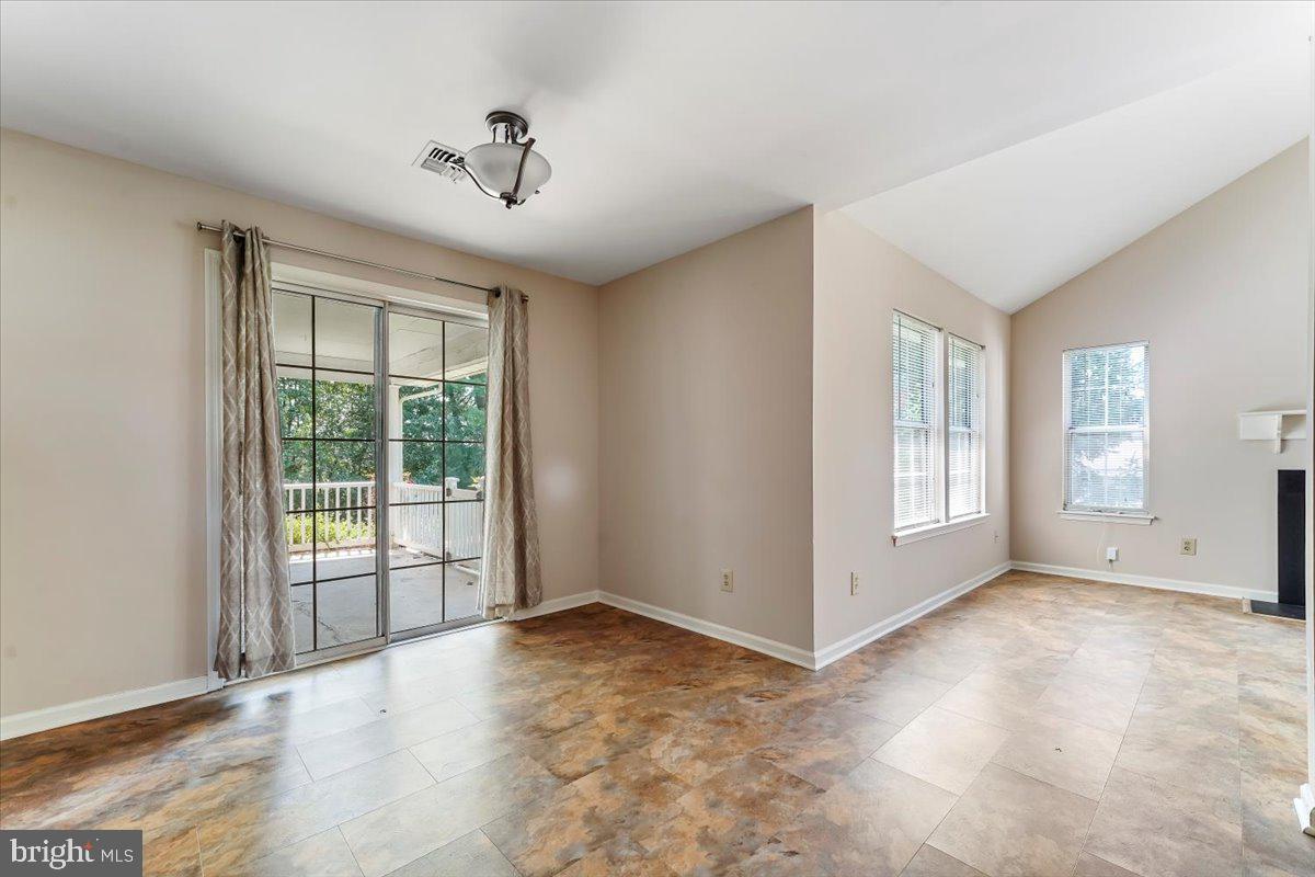 Photo 9 of 19 of 730 Bradford Ter townhome