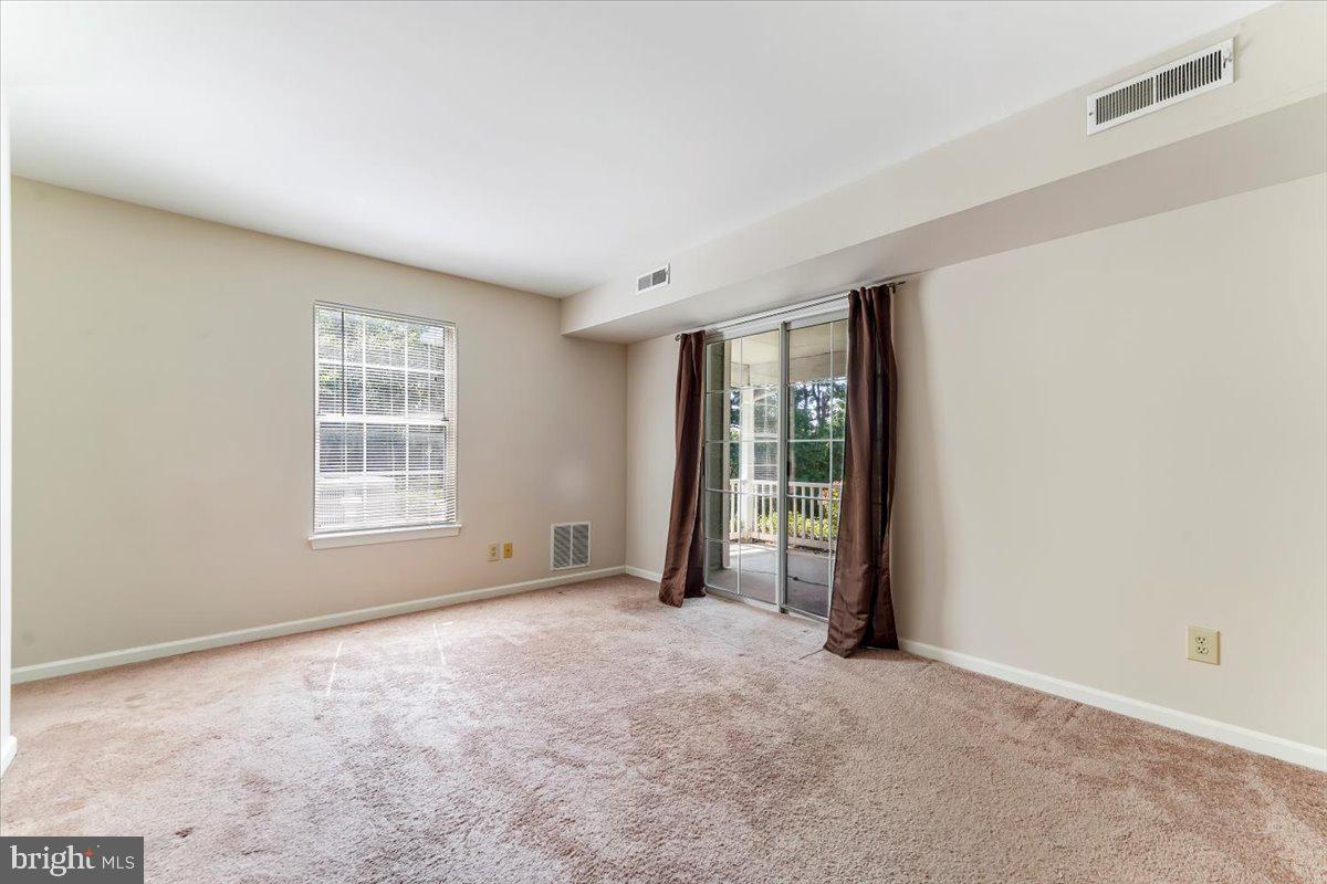 Photo 11 of 19 of 730 Bradford Ter townhome