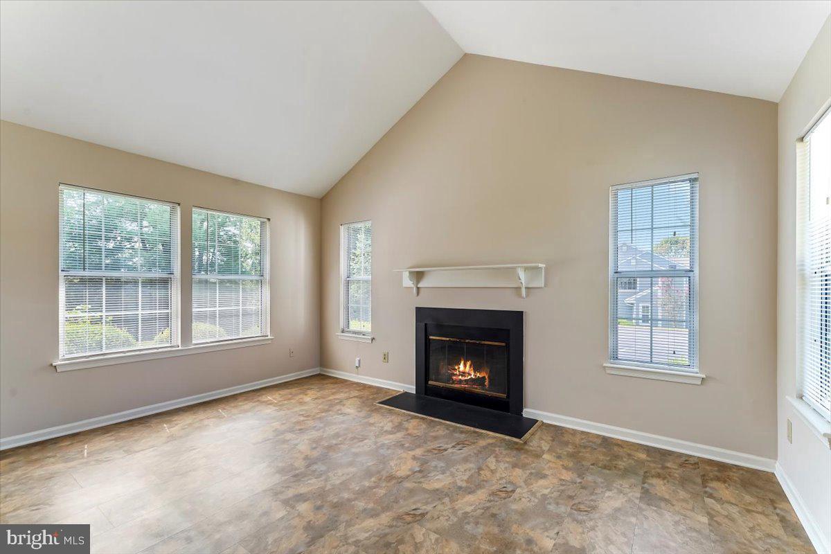 Photo 3 of 19 of 730 Bradford Ter townhome