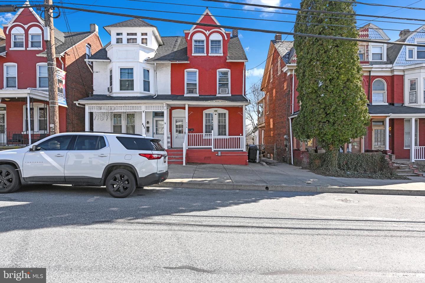 Listing image 3