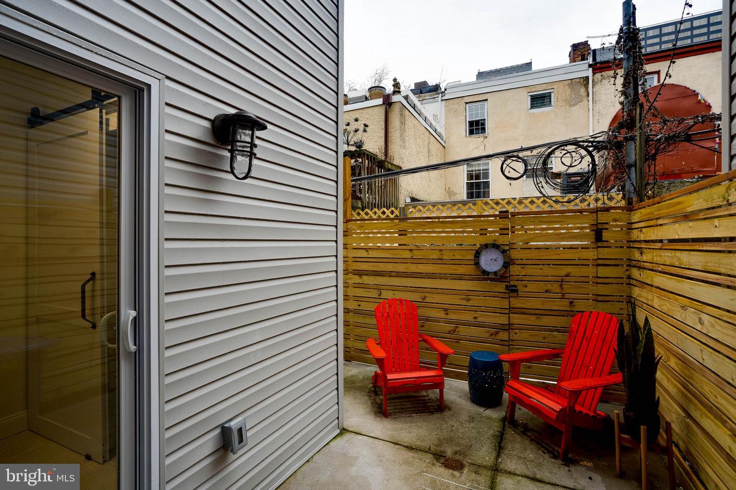 Photo 11 of 23 of 2041 Moravian St townhome