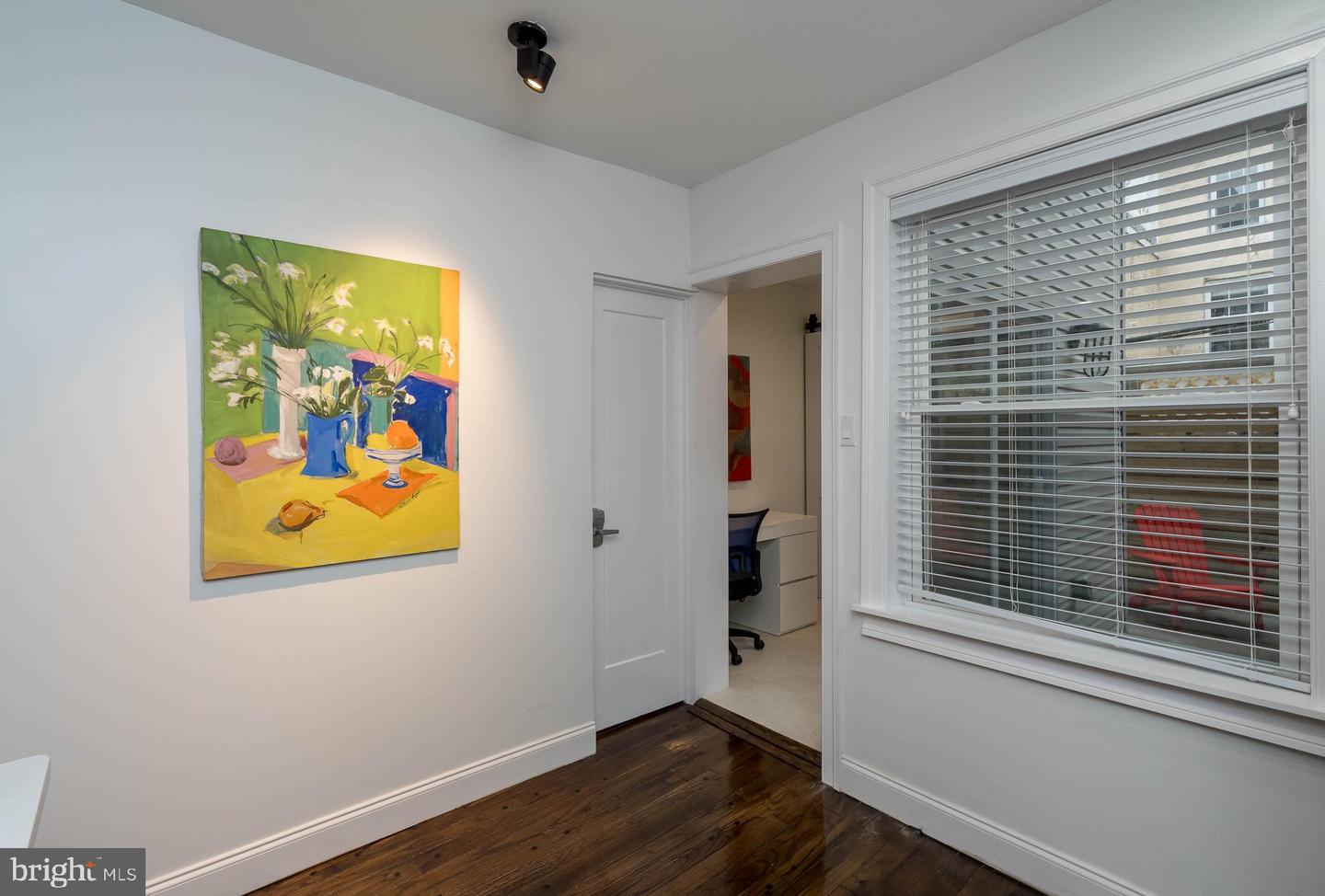 Photo 9 of 23 of 2041 Moravian St townhome