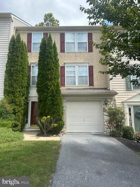 Photo 3 of 22 of 727 McCardle Dr townhome
