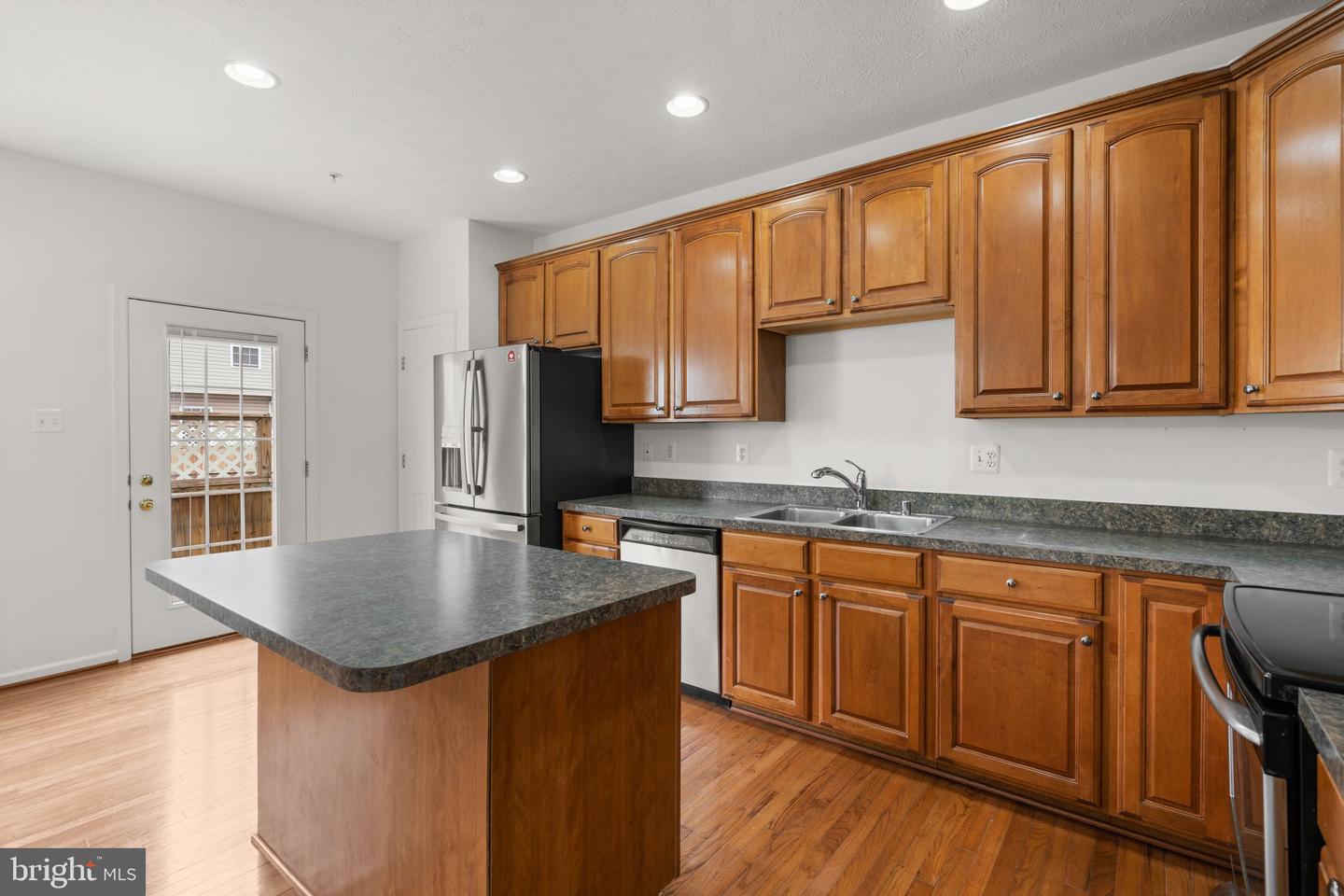 Photo 12 of 42 of 887 Middle River Rd townhome