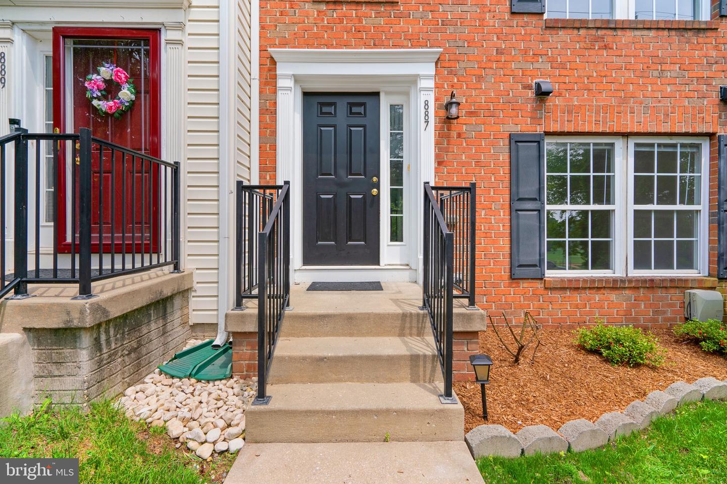 Photo 4 of 42 of 887 Middle River Rd townhome