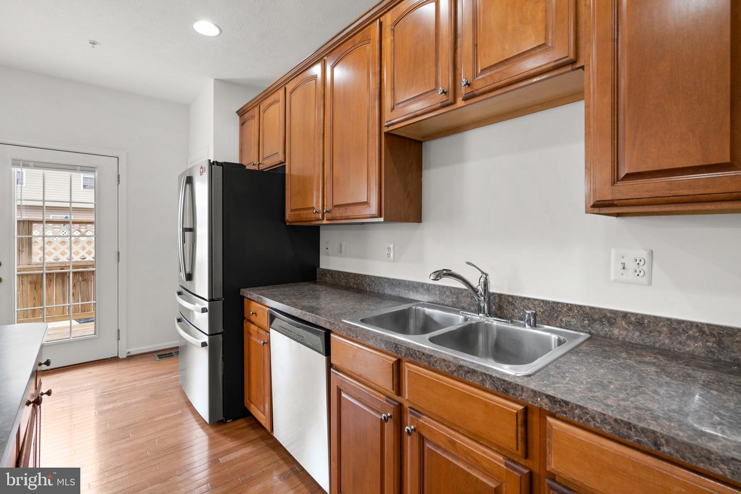 Photo 14 of 42 of 887 Middle River Rd townhome