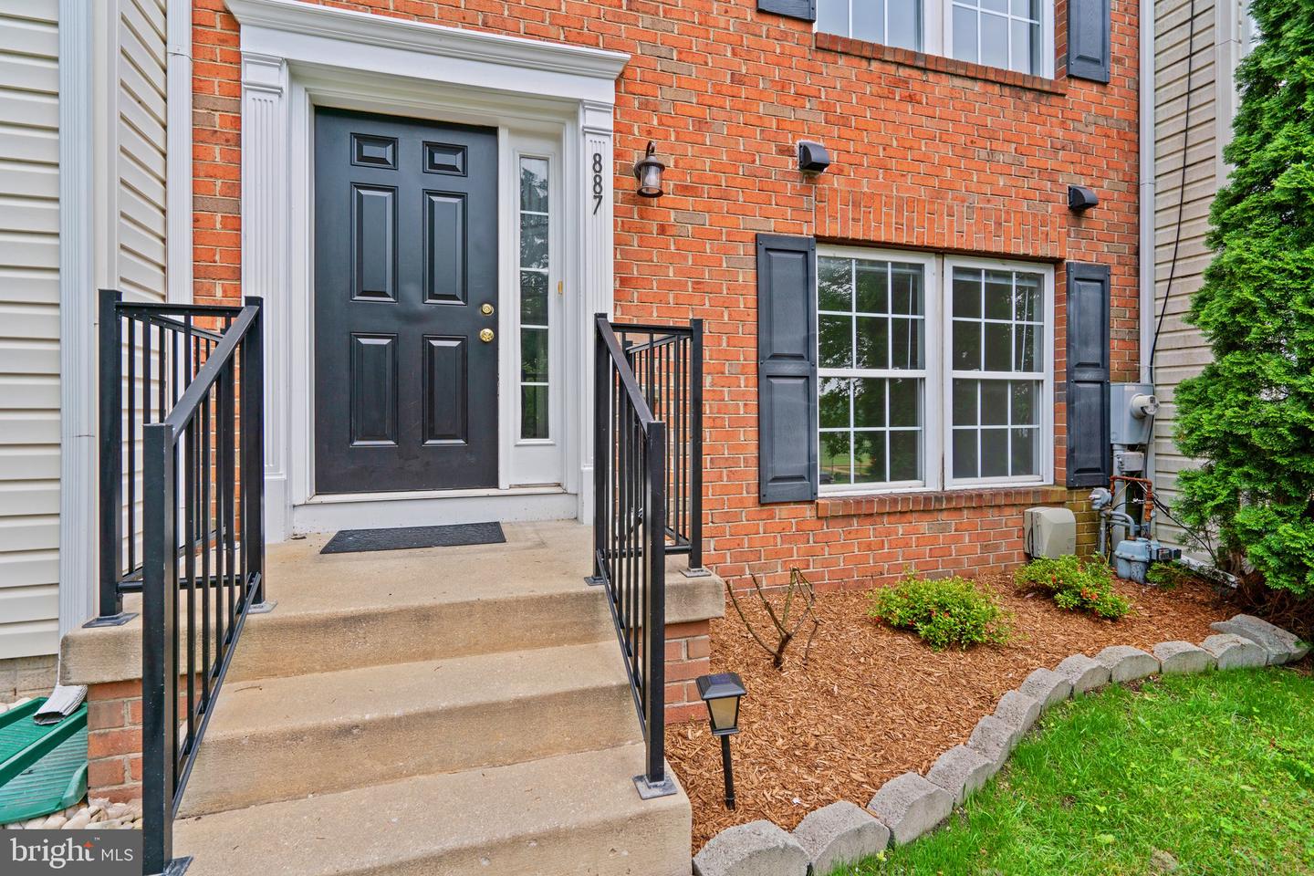 Photo 5 of 42 of 887 Middle River Rd townhome