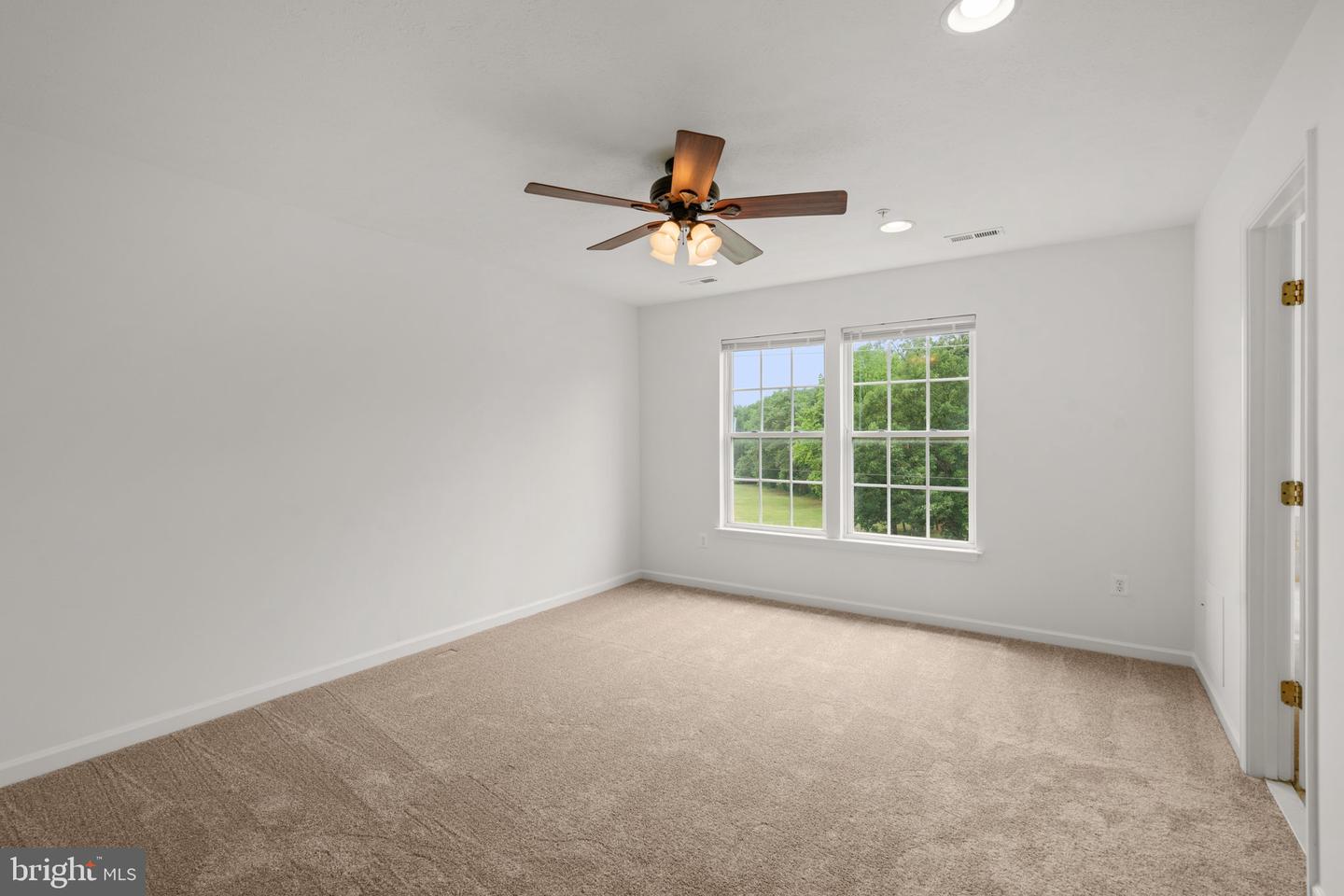 Photo 20 of 42 of 887 Middle River Rd townhome