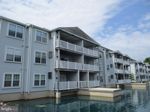 Condominium in Newark DE 2206 Waters Edge DRIVE.jpg