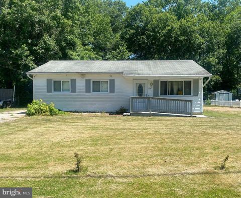 Single Family Residence in Annapolis MD 1276 Creek DRIVE.jpg