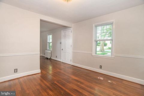 Single Family Residence in Wilmington DE 6 Wier AVENUE 4.jpg