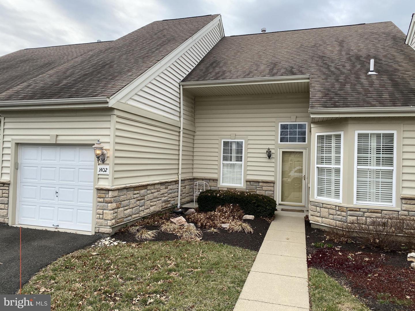 Photo 1 of 11 of 1402 Kingsberry Ct #94 townhome