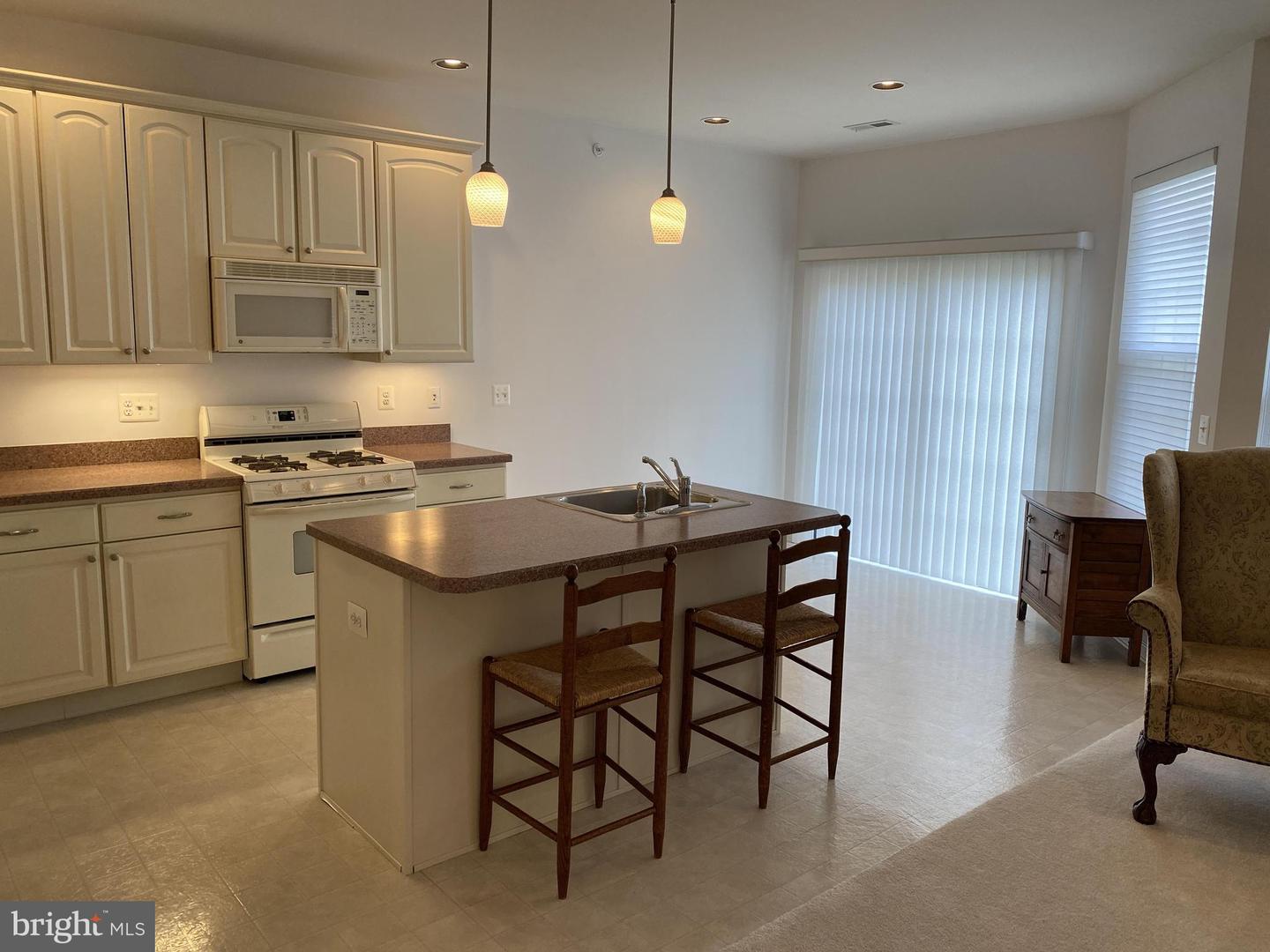 Photo 9 of 11 of 1402 Kingsberry Ct #94 townhome