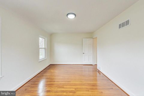 Duplex in Arlington VA 2716 Troy STREET 16.jpg