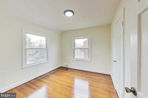 Duplex in Arlington VA 2716 Troy STREET 18.jpg