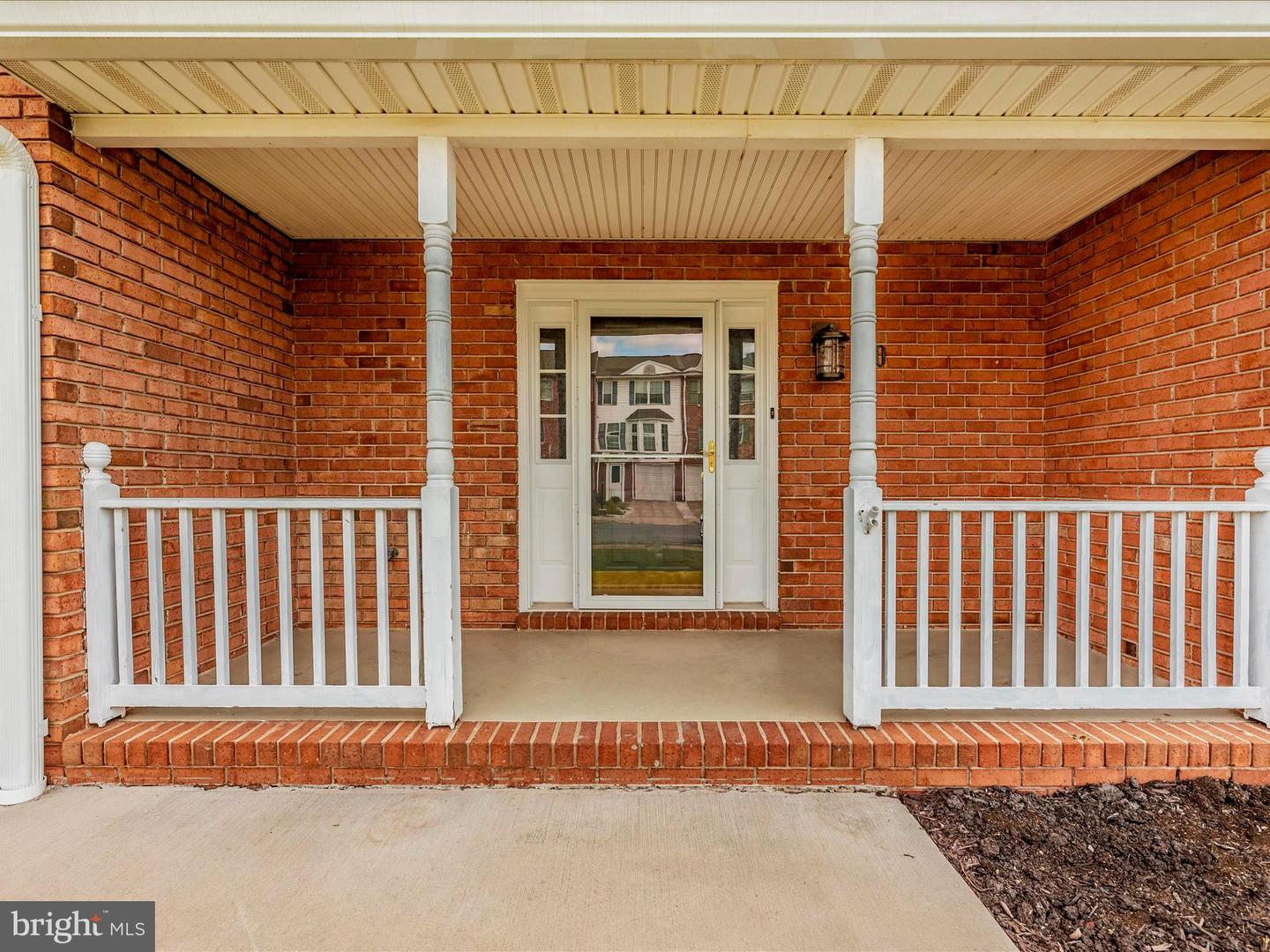 Photo 5 of 47 of 10 Easy St multi-family property