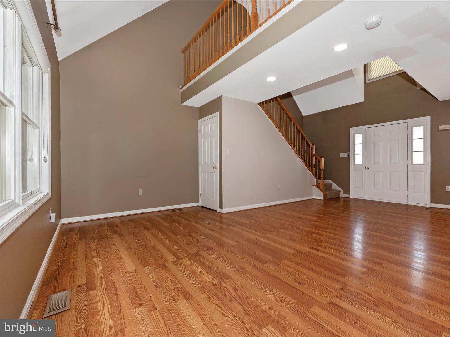 Photo 11 of 47 of 10 Easy St multi-family property