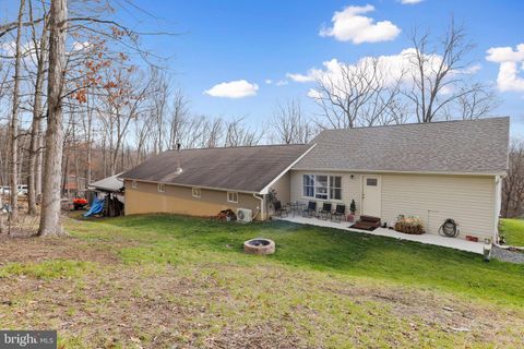 Single Family Residence in Ridgeley WV 268 Pleasing DRIVE 30.jpg