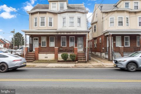 Duplex in Trenton NJ 1233 Olden AVENUE.jpg