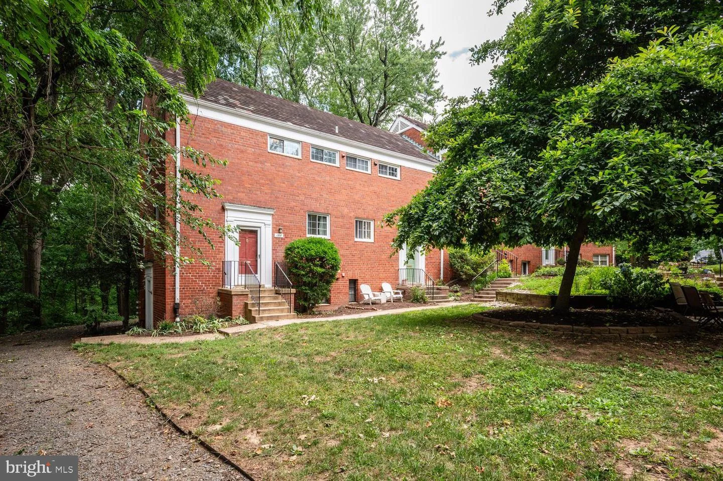 1557 Mount Eagle Pl