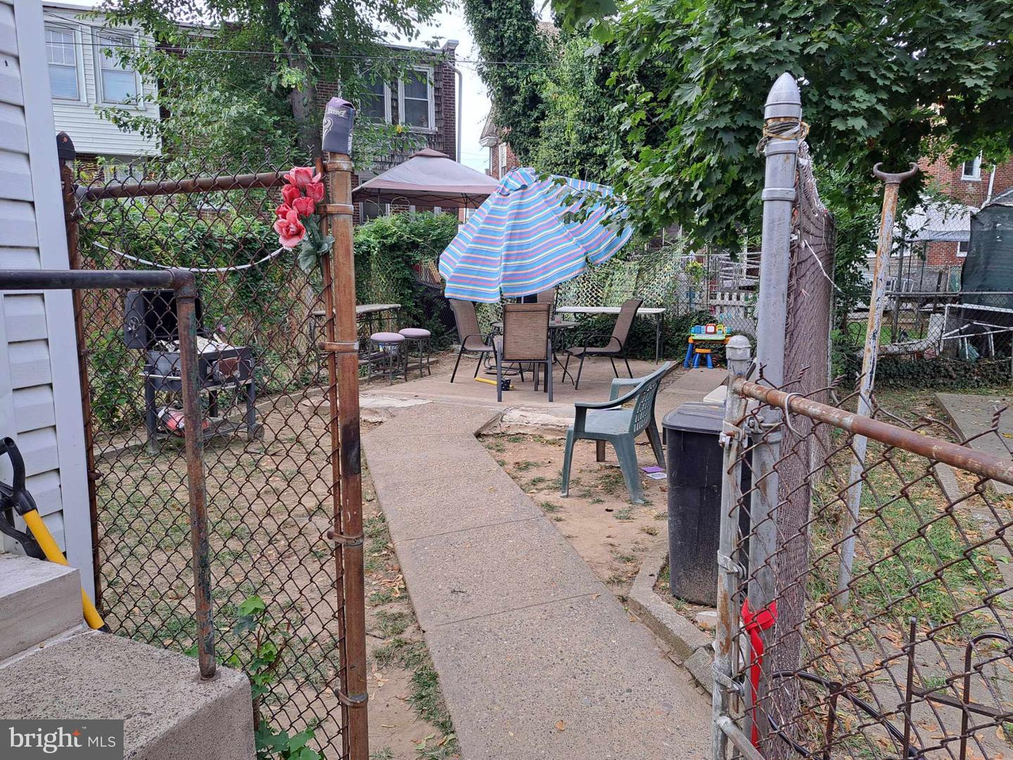 Photo 21 of 22 of 2119 Edgmont Ave multi-family property