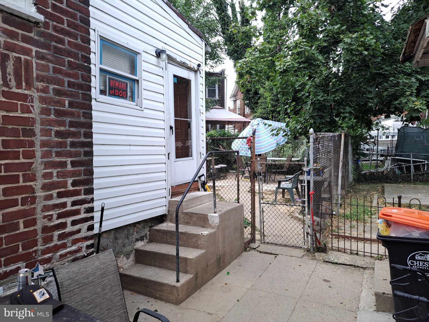 Photo 20 of 22 of 2119 Edgmont Ave multi-family property