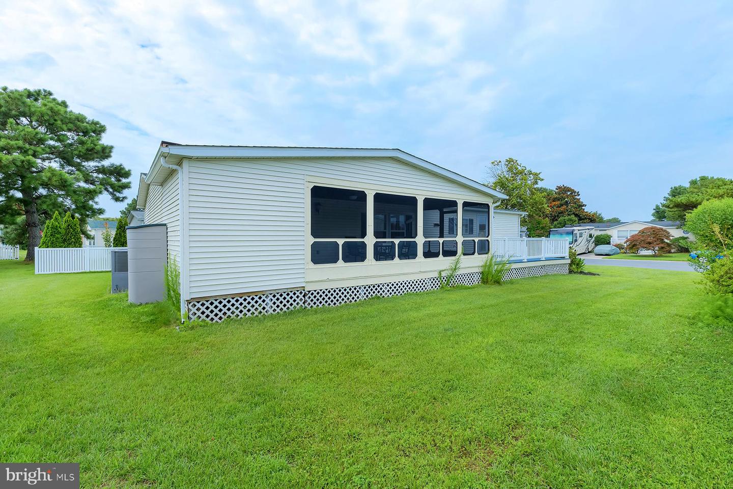 Photo 28 of 40 of 8 Midship Dr mobile home