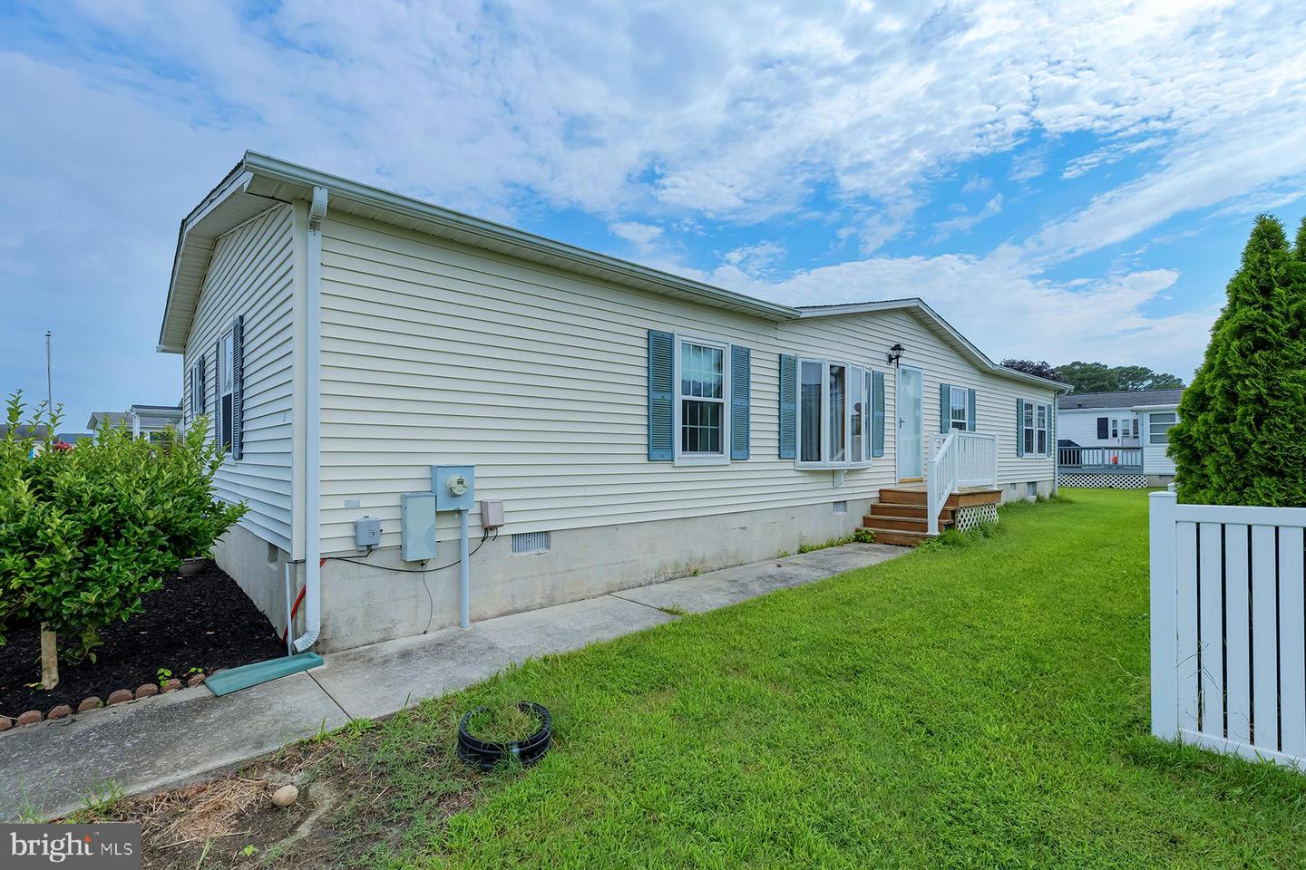 Photo 27 of 40 of 8 Midship Dr mobile home