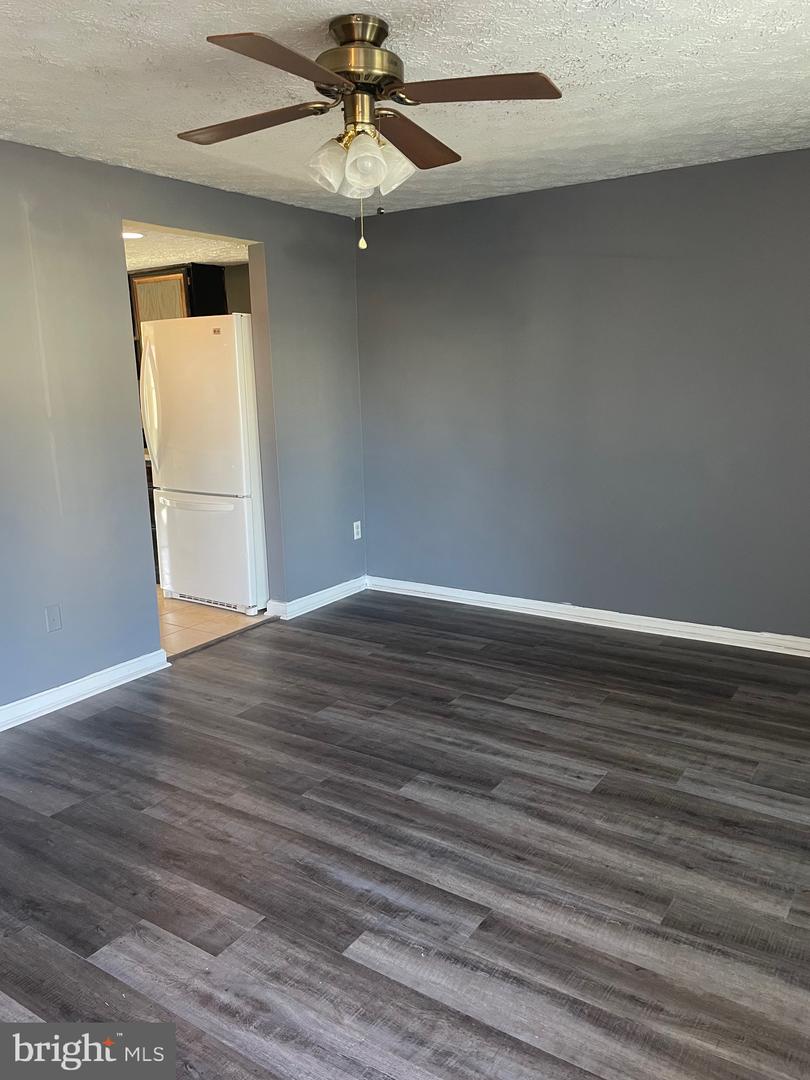 Photo 3 of 15 of 22354 Stablehouse Dr townhome