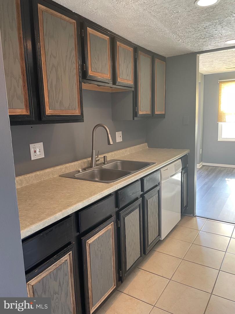 Photo 4 of 15 of 22354 Stablehouse Dr townhome