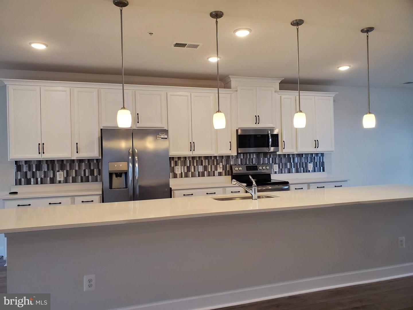 Photo 3 of 29 of 10445 Ratcliffe Trl townhome