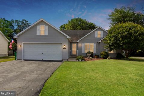 Single Family Residence in Dover DE 414 Evelyndale DRIVE.jpg