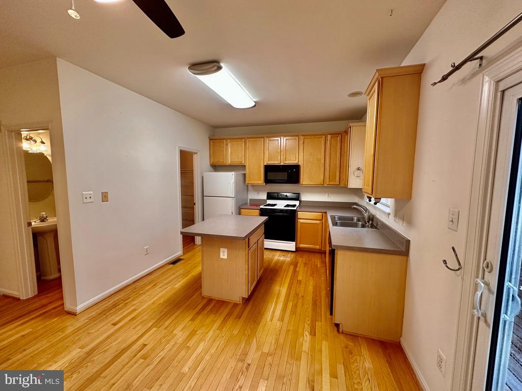 Photo 6 of 36 of 13030 Park Crescent Cir townhome
