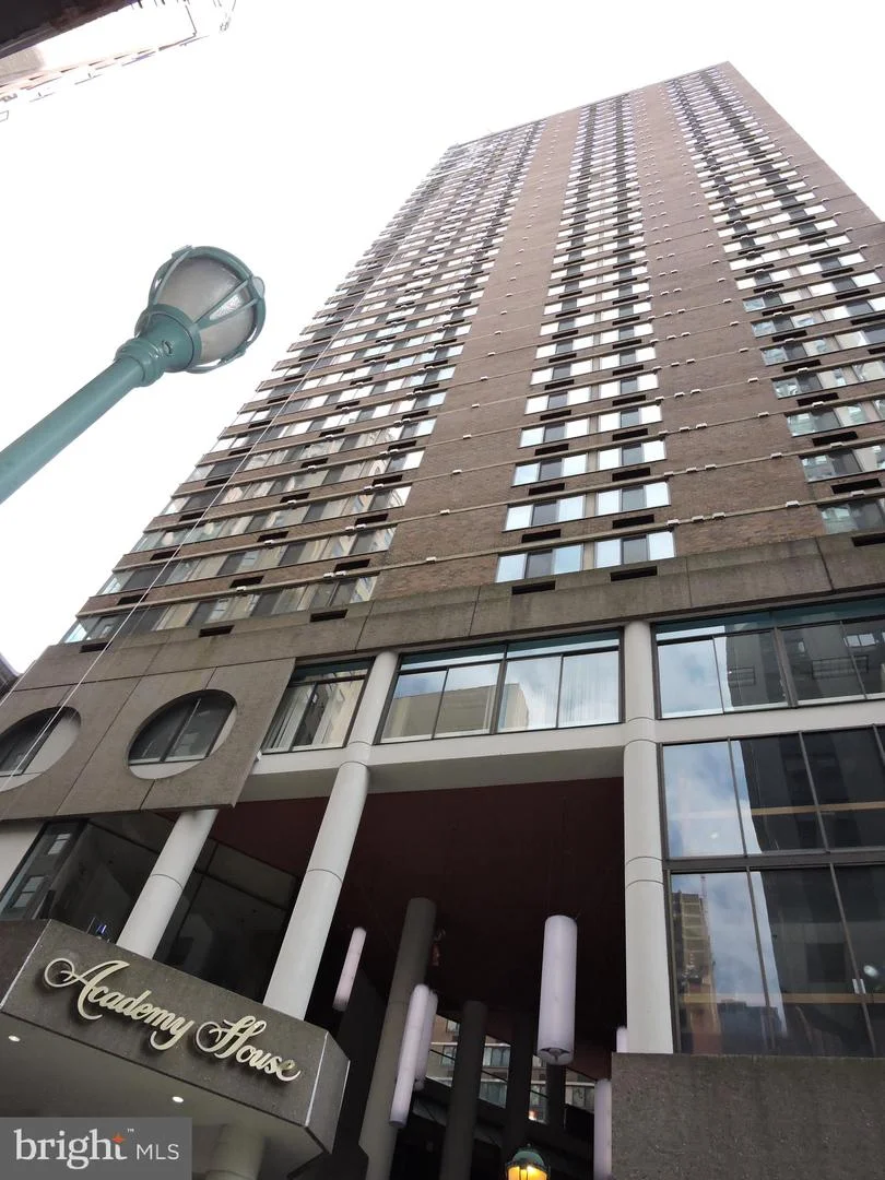 1420 Locust Street Unit 20Q