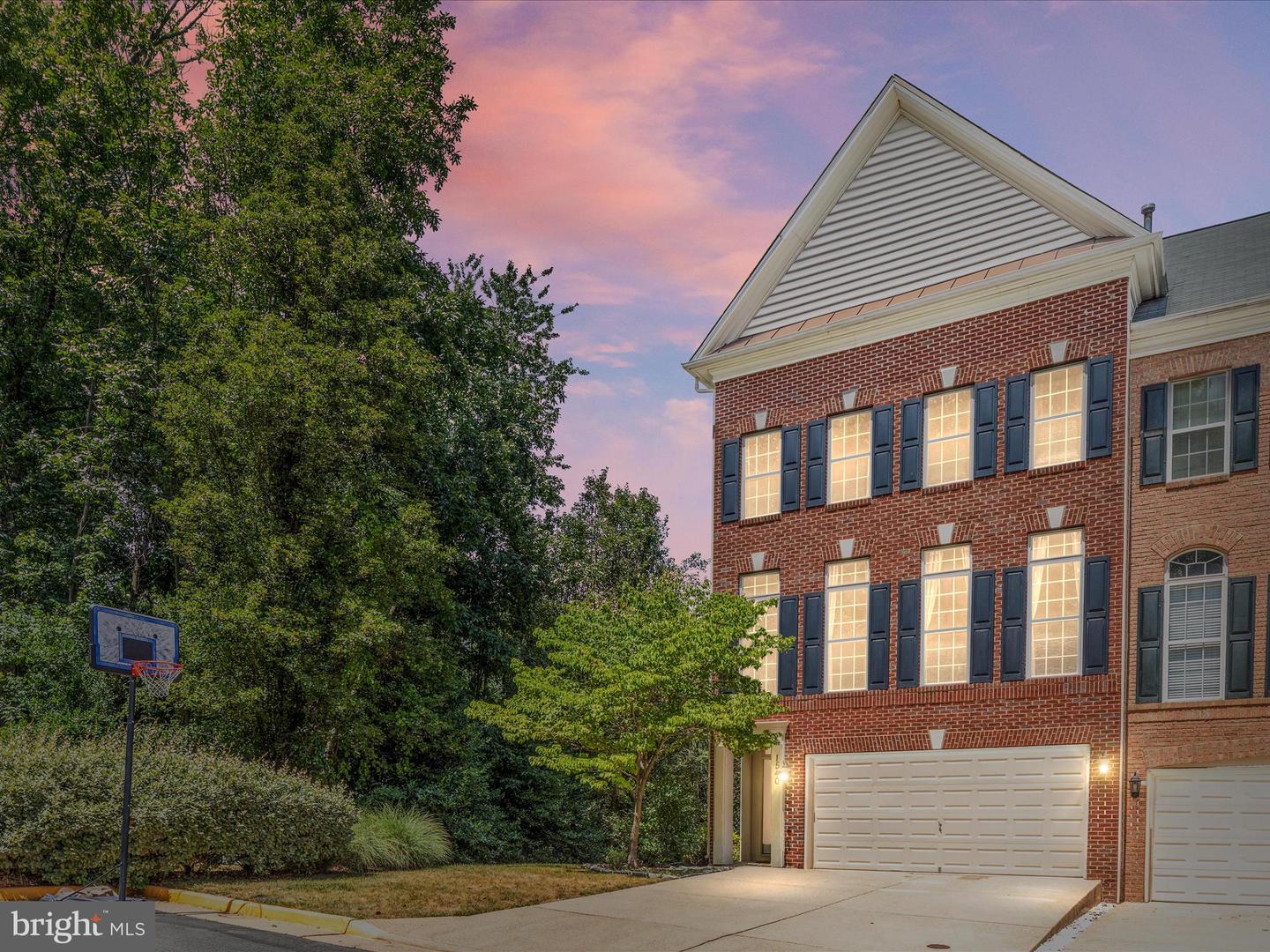 View Leesburg, VA 20176 townhome