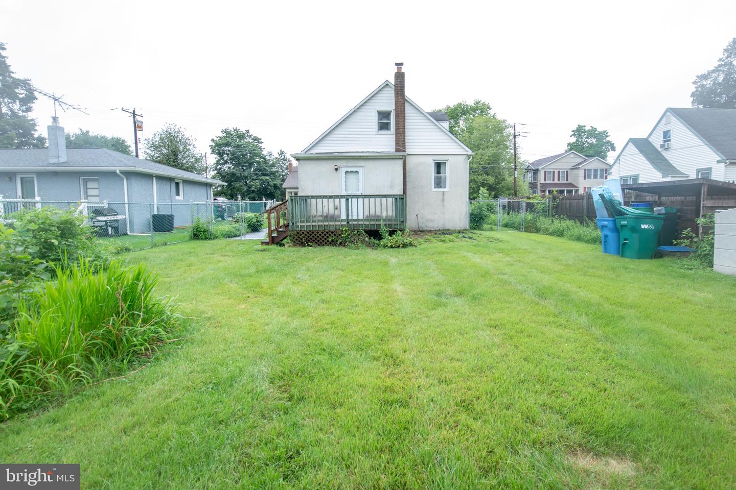 Photo 5 of 28 of 214 Belmont Ave house