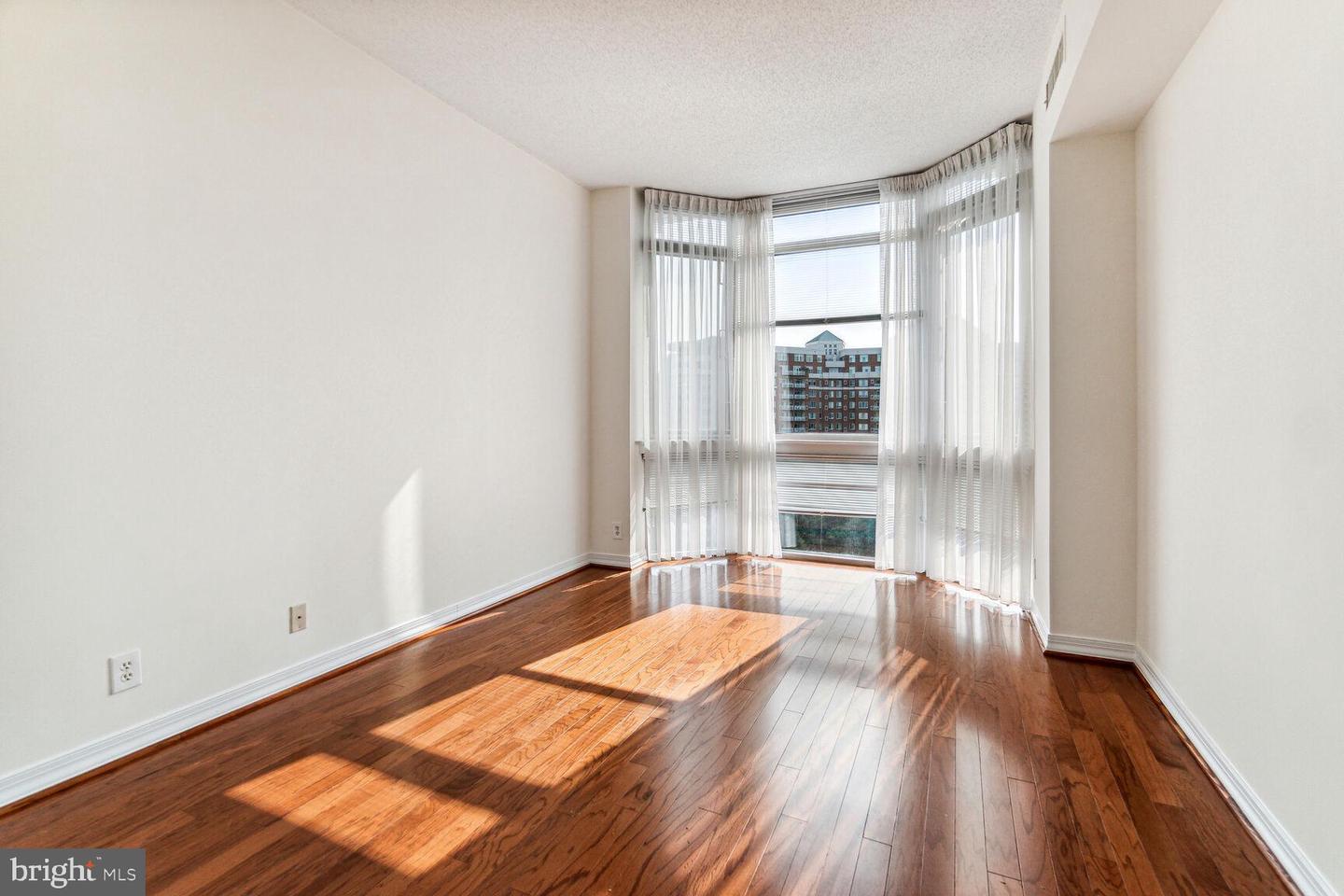 Photo 9 of 21 of 5809 Nicholson Ln #1608 condo
