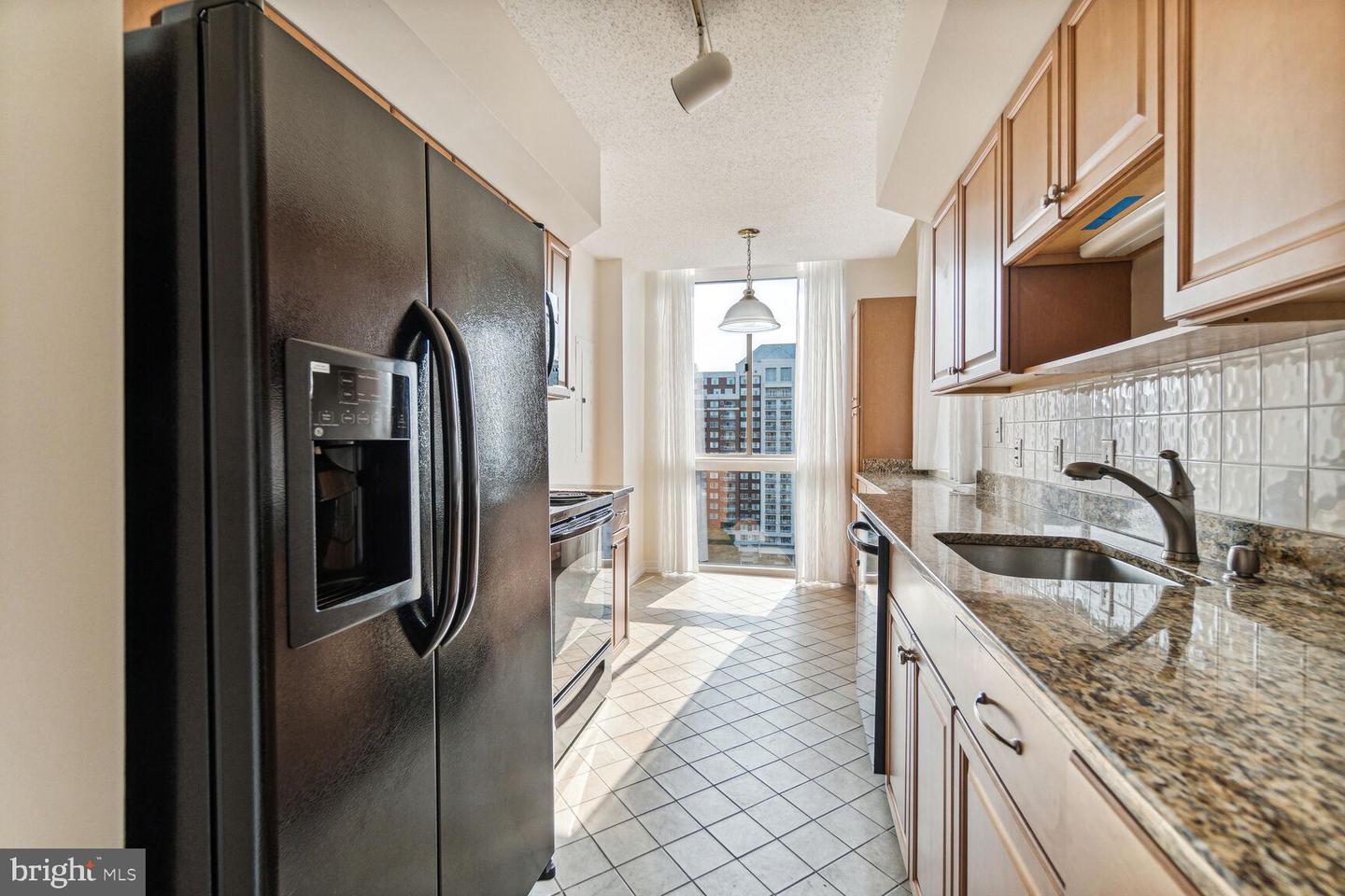 Photo 6 of 21 of 5809 Nicholson Ln #1608 condo