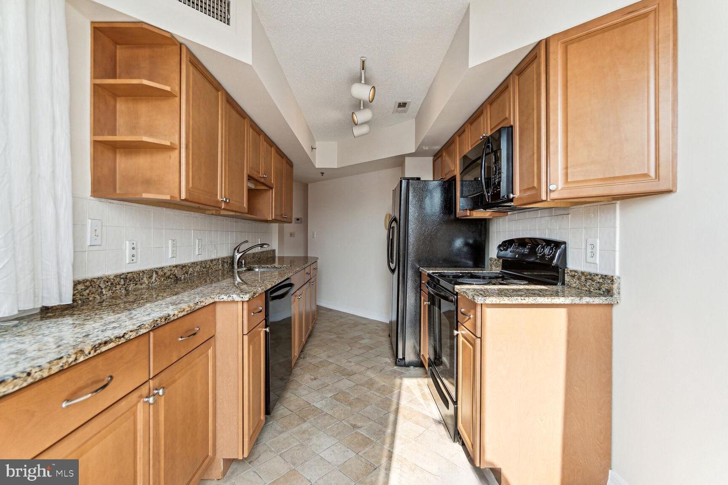 Photo 7 of 21 of 5809 Nicholson Ln #1608 condo