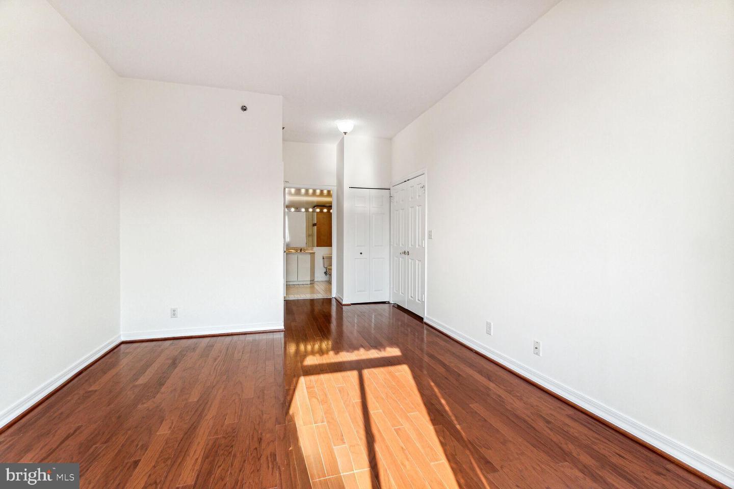 Photo 8 of 21 of 5809 Nicholson Ln #1608 condo