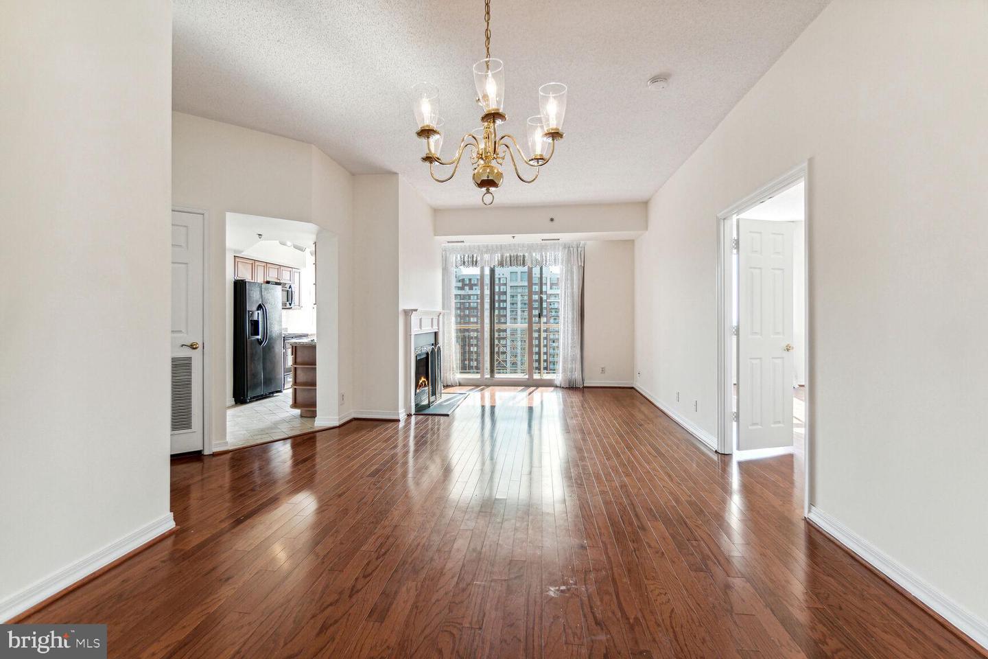 Photo 4 of 21 of 5809 Nicholson Ln #1608 condo