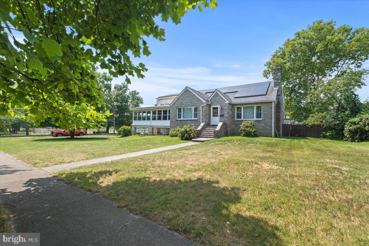 Photo 4 of 56 of 130 Greenleigh Ct house