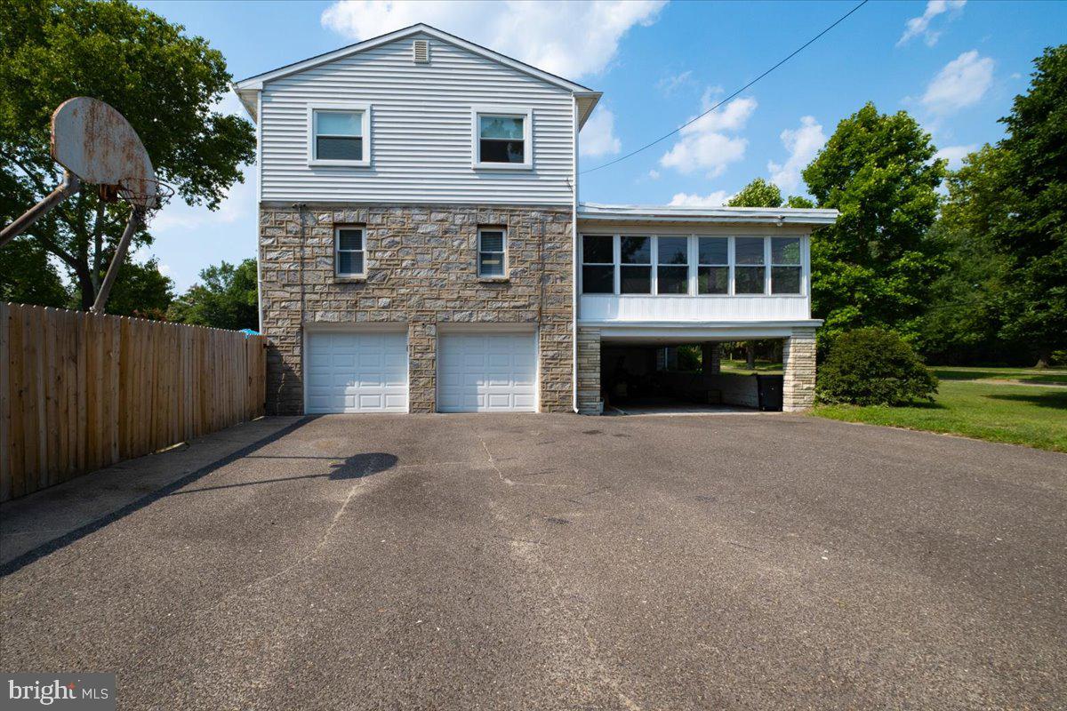 Photo 2 of 56 of 130 Greenleigh Ct house