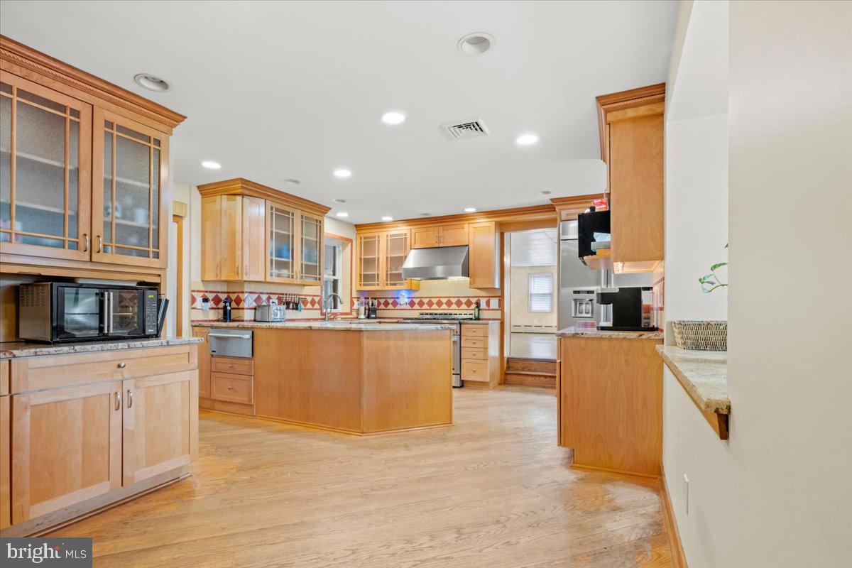 Photo 13 of 56 of 130 Greenleigh Ct house
