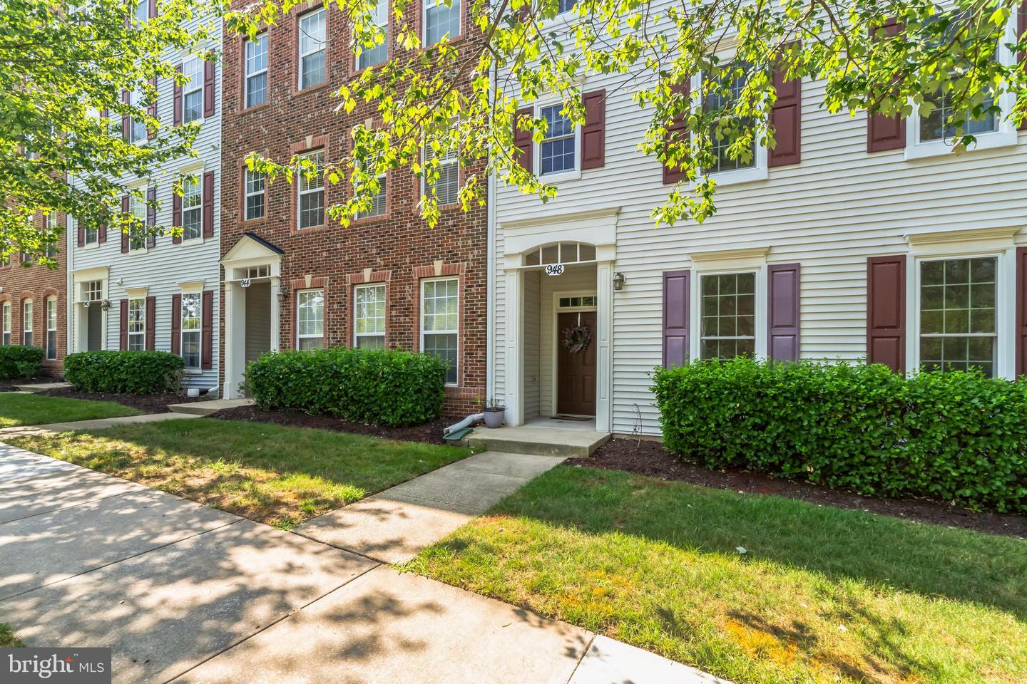 Photo 2 of 30 of 948 Orchard Ridge Dr #100 townhome