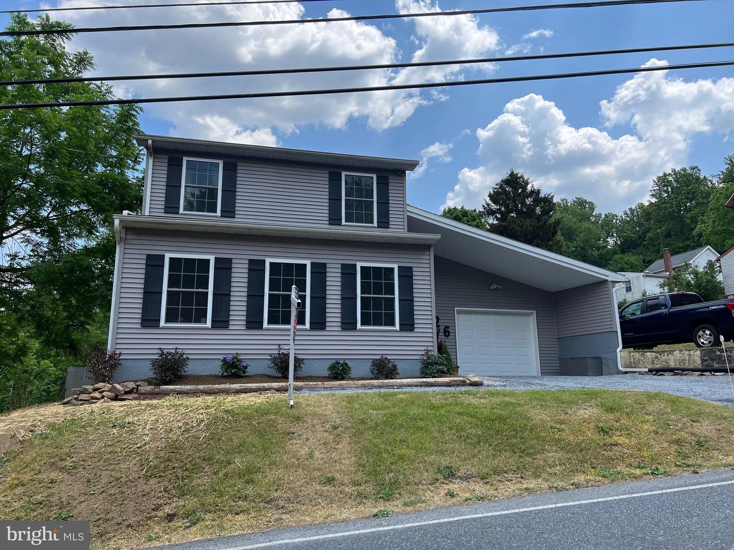 Photo 1 of 27 of 126 N Galen Hall Rd house